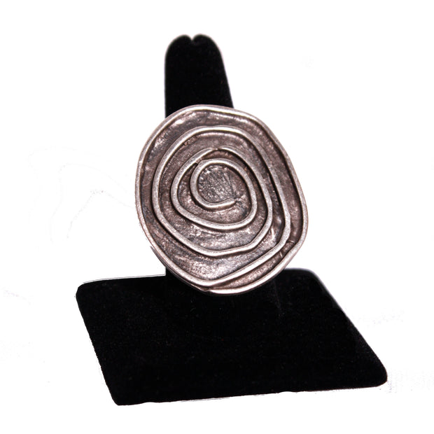 Oval Ring with Swirl